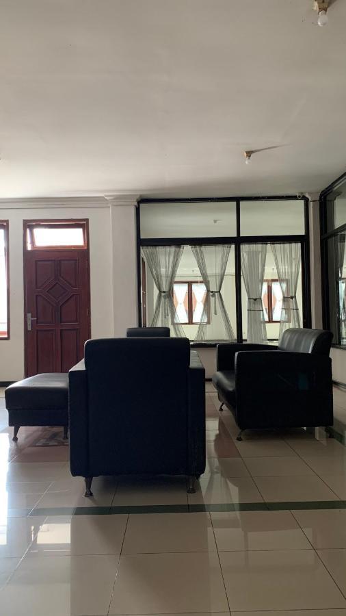 Oyo 93380 Penginapan Mangkoe Barokah Tanah Grogot Luaran gambar